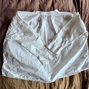 Hazel Brown flowy white peasant top